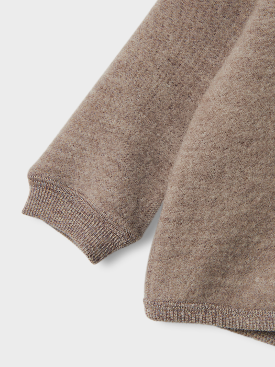 model_shot-front_full